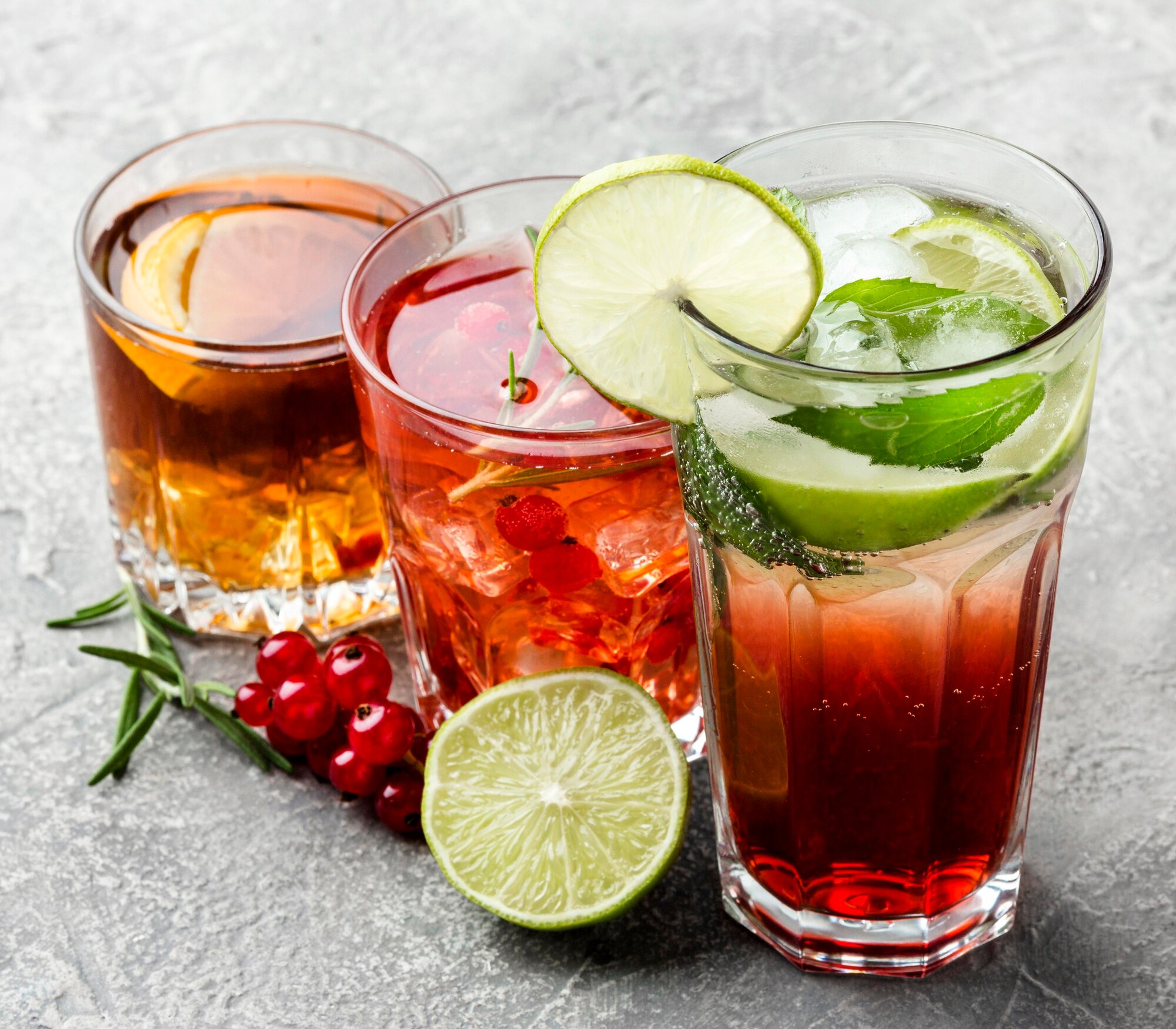 mezcla bebidas alcoholicas alto angulo 23 2148673763